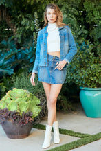 Load image into Gallery viewer, Veveret Button Down Raw Hem Blue Denim Jean Jacket
