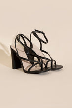 Carregar imagem no visualizador da galeria, NILE-5 Thong Strappy Heels
