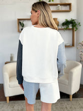 Cargar imagen en el visor de la galería, Double Take Color Block Contrast Drop Shoulder Loungewear Set
