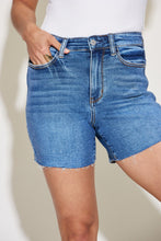 Carregar imagem no visualizador da galeria, Judy Blue High Waisted Raw Hem Blue Denim Jean Shorts
