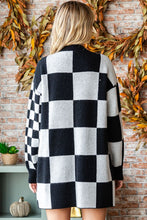 Carregar imagem no visualizador da galeria, First Love Checkered Open Front Long Sleeve Cardigan
