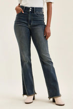 Carregar imagem no visualizador da galeria, Judy Blue High Waist Double Button Frayed Hem Jeans
