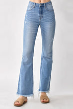 Carica l&#39;immagine nel visualizzatore di Gallery, RISEN High Rise Frayed Hem Blue Denim Bootcut Jeans
