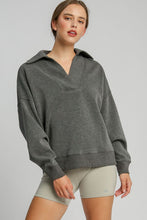 Ladda upp bild till gallerivisning, Umgee Johnny Collar Dropped Shoulder Sweatshirt
