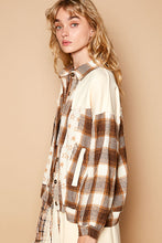 Ladda upp bild till gallerivisning, POL Plaid &amp; Star Patchwork Contrast Long Sleeve Shacket
