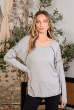 Carregar imagem no visualizador da galeria, Sew In Love Gray Contrast Stitched Long Sleeve Top
