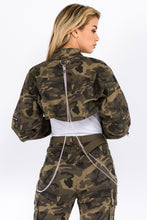 Carregar imagem no visualizador da galeria, American Bazi Camouflage Chain Cropped Jacket
