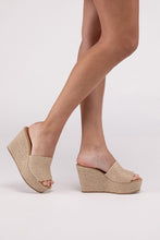 Load image into Gallery viewer, Fortune Dynamic Bounty Woven Raffia Platform Wedges
