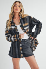 Carregar imagem no visualizador da galeria, Aemi+Co Curved Hem Plaid Check Block Button Down Shirt
