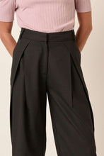 Cargar imagen en el visor de la galería, Mittoshop Deep Pleated High Waisted Wide Leg Pants
