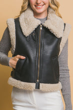 Carregar imagem no visualizador da galeria, Love Tree Sherpa Zip Up Vest with Pockets
