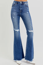 Carregar imagem no visualizador da galeria, RISEN High Rise Distressed Raw Hem Flared Leg Blue Denim Jeans
