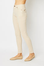 Загрузить изображение в средство просмотра галереи, Judy Blue Tummy Control Garment Dyed Bone White Denim Skinny Jeans
