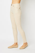 Cargar imagen en el visor de la galería, Judy Blue Tummy Control Garment Dyed Bone White Denim Skinny Jeans
