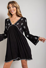 Carregar imagem no visualizador da galeria, Sweet Generis Black Bohemian Embroidered Mini Dress
