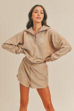 Carica l&#39;immagine nel visualizzatore di Gallery, MABLE Corduroy Half Zip Top and Shorts Loungewear Set
