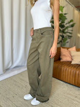 Carregar imagem no visualizador da galeria, RFM High Rise Garment Dyed Wide Leg Sage Green Denim Jeans
