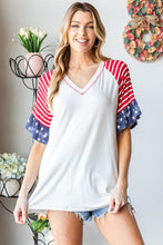 Cargar imagen en el visor de la galería, Heimish USA Theme Flounce Sleeve Contrast Top
