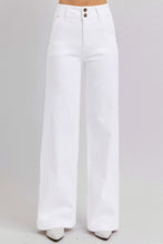 Cargar imagen en el visor de la galería, RISEN Tummy Control Double Button Wide Leg White Denim Jeans
