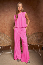 Carregar imagem no visualizador da galeria, Velvet Sleeveless Round Neck Top and Pants Set
