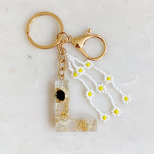 Cargar imagen en el visor de la galería, Baby Daisy Initial Key Chain
