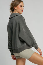 Ladda upp bild till gallerivisning, Umgee Johnny Collar Dropped Shoulder Sweatshirt
