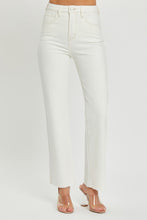 Carregar imagem no visualizador da galeria, RISEN Tummy Control White Straight Leg Denim Jeans
