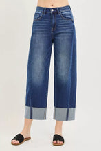 Carregar imagem no visualizador da galeria, RISEN Slouchy Crop Barrel Cuffed Jeans
