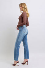 Carregar imagem no visualizador da galeria, Judy Blue Wash Thermal Wash Straight Leg Blue Denim Jeans
