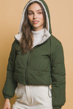 Carregar imagem no visualizador da galeria, Love Tree Zip Up Cropped Hooded Sherpa Reversible Jacket
