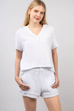 Carica l&#39;immagine nel visualizzatore di Gallery, VERY J Washed Cotton Crinkle Gauze Top and Shorts Set
