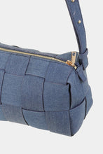 Carregar imagem no visualizador da galeria, Fame Woven Crossbody Bag with Adjustable Strap
