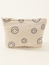 Carregar imagem no visualizador da galeria, Zenana Corduroy Smile Clutch Bag
