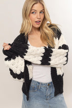 Cargar imagen en el visor de la galería, HYFVE Scallop Striped Open Front Long Sleeve Sweater Cardigan
