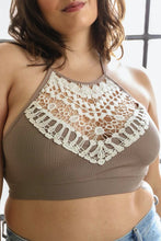 Carregar imagem no visualizador da galeria, Leto Plus Size Crochet Lace High Neck Bralette
