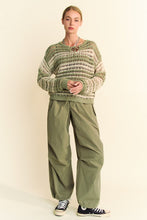 Carregar imagem no visualizador da galeria, Davi &amp; Dani Contrast Striped Crochet Openwork Knit Top
