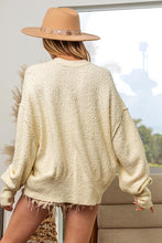 Carregar imagem no visualizador da galeria, BiBi Cream Button Down Exposed Seam Cardigan
