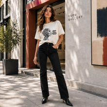 Carica l'immagine nel visualizzatore di Gallery, The Art Of Speaking Up Outspoken Women's Organic Cotton T-Shirt
