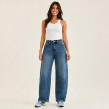Carica l'immagine nel visualizzatore di Gallery, Judy Blue High Waist Rigid Magic Marlow Arc Time Weathered Indigo Denim Jeans
