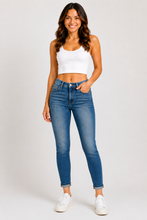 Carregar imagem no visualizador da galeria, Judy Blue Cuffed Hem Blue Denim Skinny Jeans
