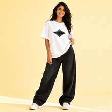 Ladda upp bild till gallerivisning, Midnight Frequency Relaxed T-Shirt
