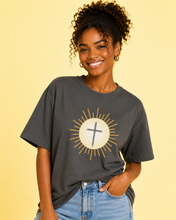 Carica l'immagine nel visualizzatore di Gallery, Centered In Light Garment Dyed Heavyweight T-Shirt
