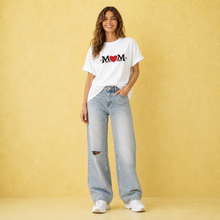 Carica l'immagine nel visualizzatore di Gallery, Classic MOM Heart T-Shirt
