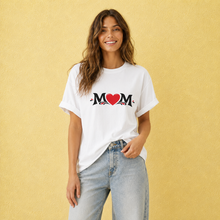 Carica l'immagine nel visualizzatore di Gallery, Classic MOM Heart T-Shirt
