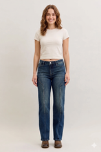 Carregar imagem no visualizador da galeria, Judy Blue Seam Detail Straight Leg Jeans
