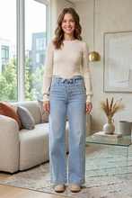 Carregar imagem no visualizador da galeria, Judy Blue Mid Rise Retro Wide Leg Jeans with Fold-over Waistband
