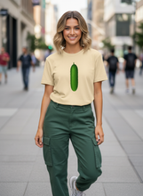 Cargar imagen en el visor de la galería, Cucumber Vegetable Minimalist Statement T-Shirt

