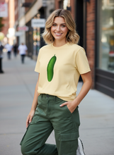 Cargar imagen en el visor de la galería, Cucumber Vegetable Minimalist Statement T-Shirt
