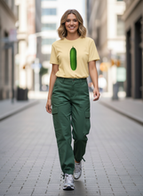 Cargar imagen en el visor de la galería, Cucumber Vegetable Minimalist Statement T-Shirt
