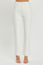 Carregar imagem no visualizador da galeria, RISEN Tummy Control White Straight Leg Denim Jeans
